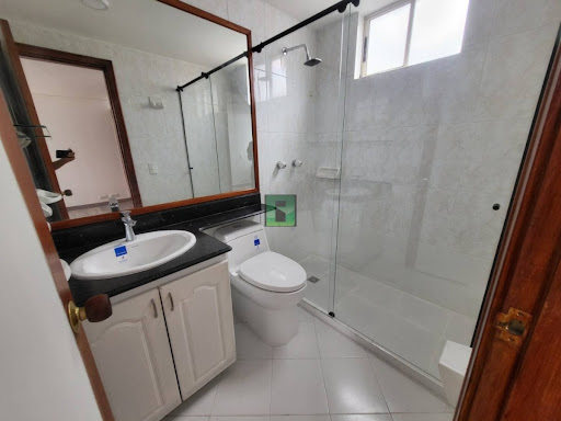 Apartamento en arriendo en Castropol, Medellín · foto 22 de 24