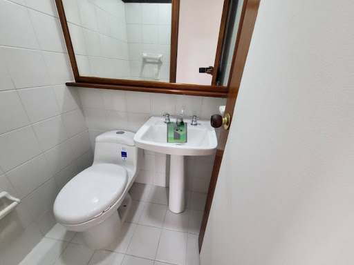 Apartamento en arriendo en Castropol, Medellín · foto 23 de 24