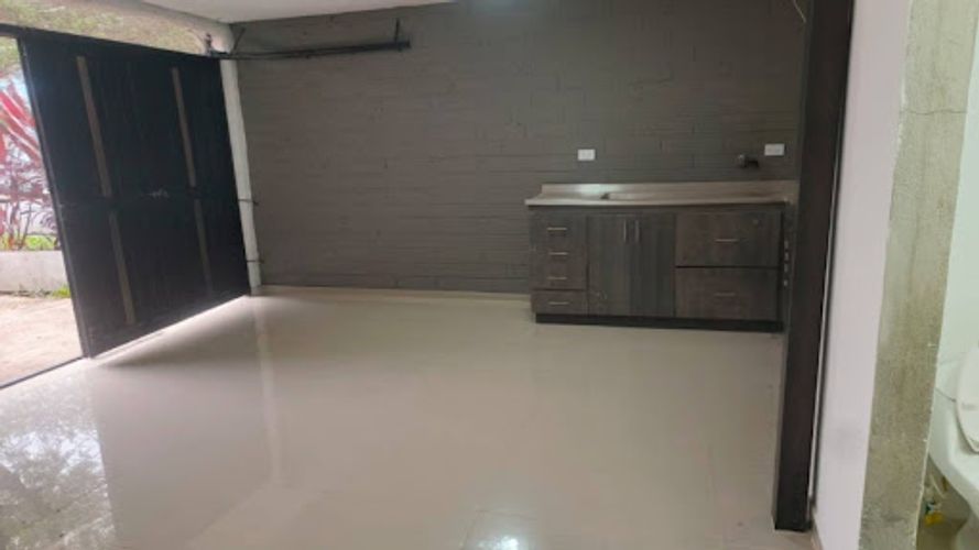 Local en arriendo en Suramericana, Medellín, 36 m² · foto 2 de 11