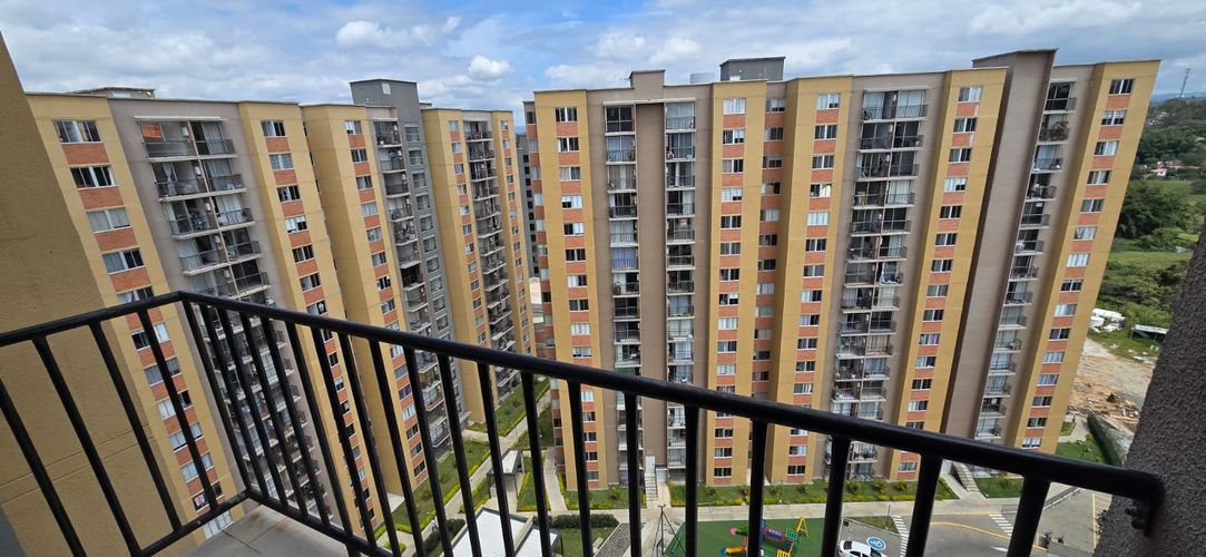 Apartamento de 2 alcobas en venta en Cimarronas, Rionegro, 51 m² · foto 2 de 24