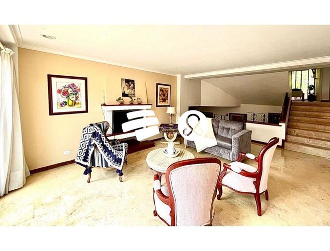 Casa de 4 alcobas en venta en Alejandría, Medellín, 342 m² · foto 4 de 24