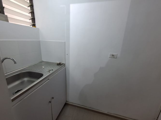 Local en arriendo en Laureles, Medellín, 73 m² · foto 4 de 15