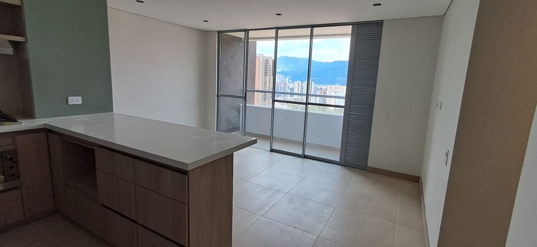 Apartamento de 3 alcobas en arriendo en Loma De La Doctora, Sabaneta, 70 m² · foto 2 de 17
