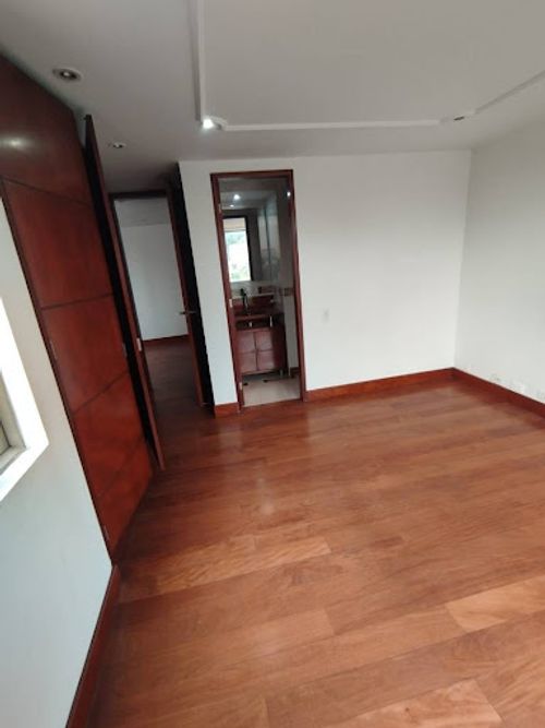 Casa de 5 alcobas en venta en Ciudad Salitre, Bogotá, 130 m² · foto 5 de 24