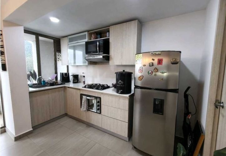 Apartamento de 2 alcobas en venta en Pan De Azucar, Sabaneta, 85 m² · foto 3 de 12