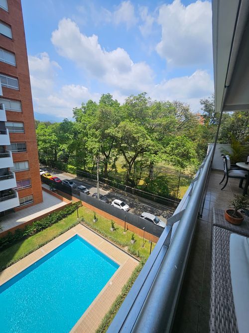 Apartamento de 3 alcobas en venta en Ciudad Jardin, Cali, 191 m² · foto 2 de 10