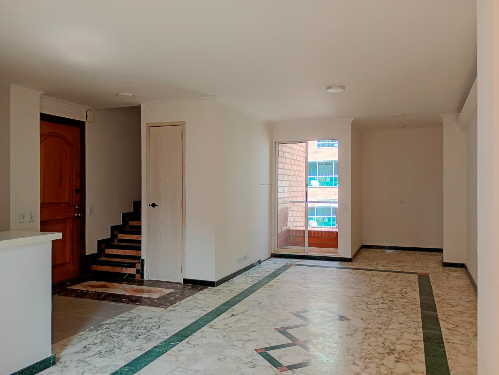 Apartamento en arriendo en Laureles, Medellín · foto 2 de 18
