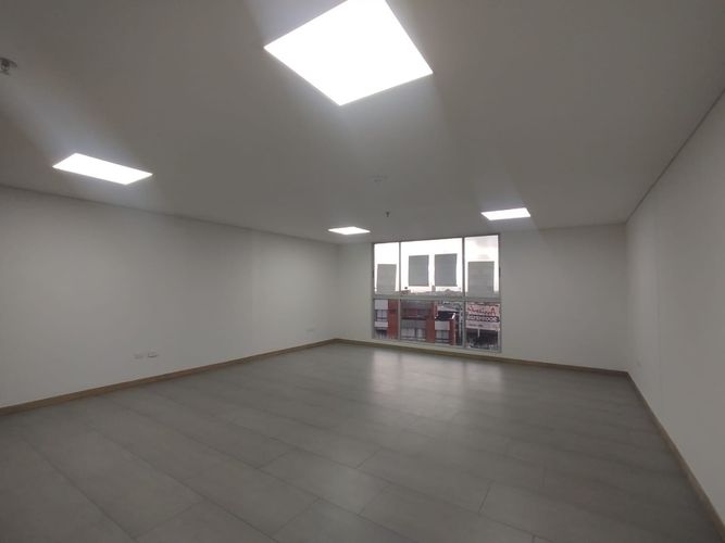 Oficina en arriendo en Los Alpes, Pereira, 54 m² · foto 3 de 11