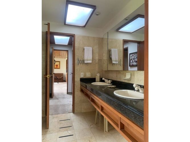 Casa de 3 alcobas en venta en Sancancio, Manizales, 555 m² · foto 13 de 24