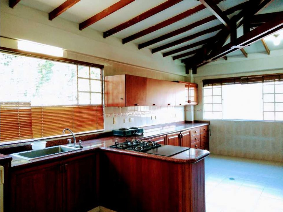 Casa en venta en El Trebol, Manizales · foto 3 de 24