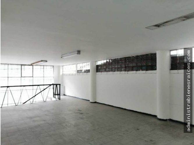 Edificio en venta en El Centro, Manizales, 1380 m² · foto 2 de 13