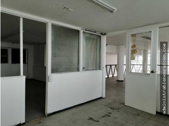 Edificio en venta en El Centro, Manizales, 1380 m² · foto 3 de 13