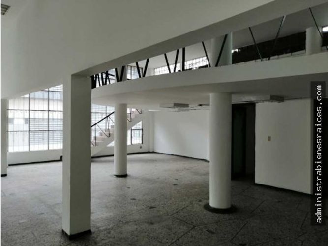 Edificio en venta en El Centro, Manizales, 1380 m² · foto 9 de 13