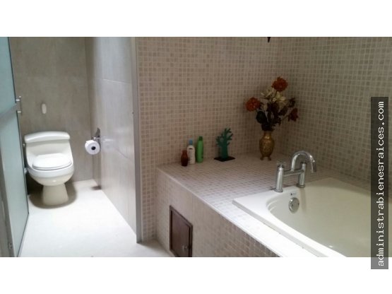 Casa en venta en Cerros De Alhambra, Manizales · foto 3 de 24