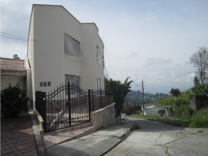 Edificio en venta en La Francia, Manizales, 382 m² · foto 2 de 24