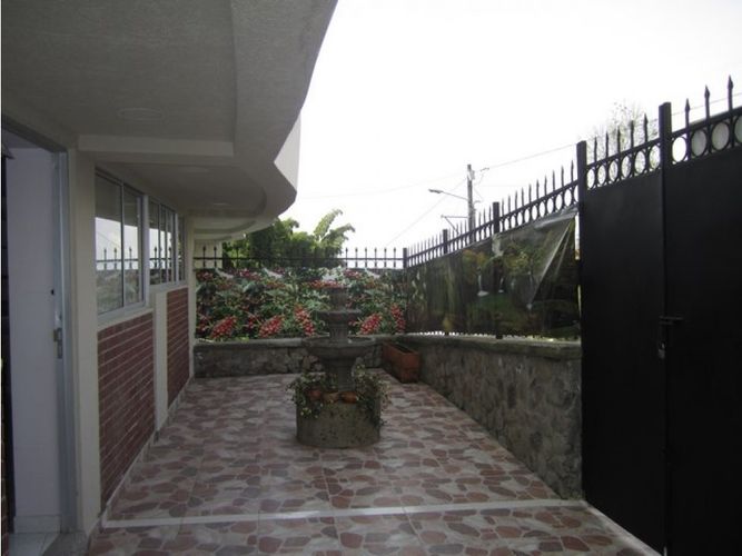 Edificio en venta en La Francia, Manizales, 382 m² · foto 3 de 24