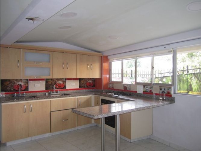 Edificio en venta en La Francia, Manizales, 382 m² · foto 19 de 24