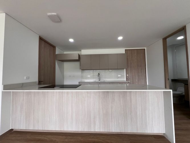 Apartamento de 2 alcobas en arriendo en La Convencion, Rionegro, 106 m² · foto 4 de 15
