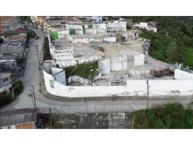 Lote en venta en Versalles, Manizales, 32692 m² · foto 15 de 16