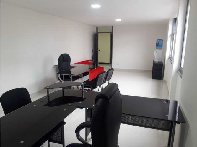 Oficina en venta en El Centro, Manizales, 35 m² · foto 2 de 10