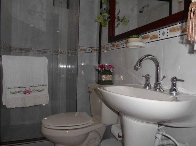Casa de 5 alcobas en venta en Los Rosales, Manizales, 316 m² · foto 11 de 24