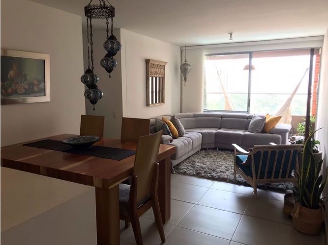 Apartamento de 3 alcobas en venta en Loma De La Doctora, Sabaneta, 87 m² · foto 2 de 9