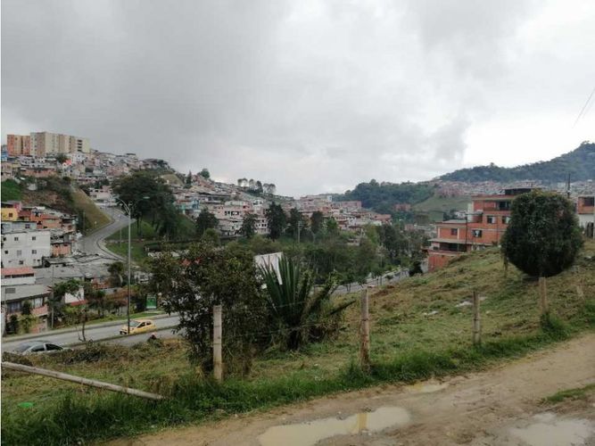 Lote en venta en Avenida Kevin Angel, Manizales, 2300 m² · foto 2 de 10