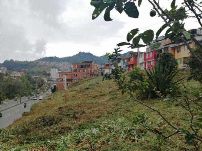 Lote en venta en Avenida Kevin Angel, Manizales, 2300 m² · foto 3 de 10
