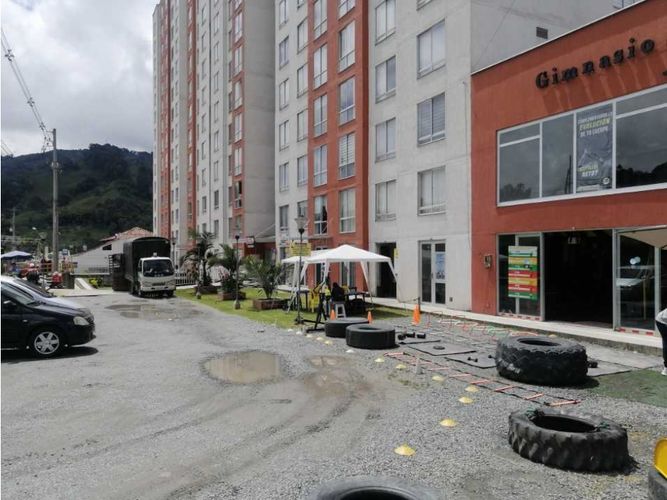 Local en venta en Cámbulos, Manizales, 191 m² · foto 3 de 7