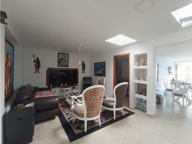 Edificio en venta en El Bosque, Manizales, 697 m² · foto 2 de 24