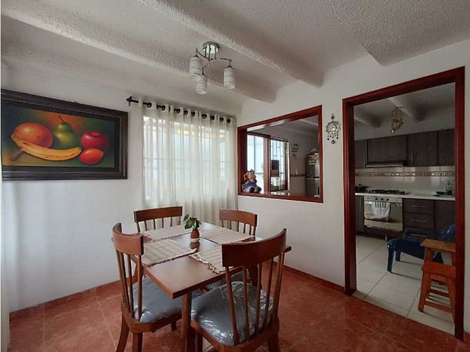 Casa de 6 alcobas en venta en Sacatin Viejo, Manizales, 185 m² · foto 3 de 24