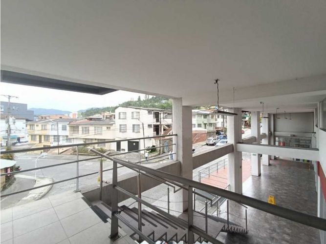 Local en venta en Alta Suiza, Manizales, 213 m² · foto 2 de 24