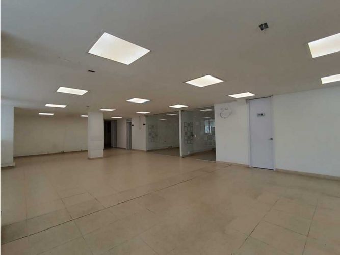 Local en venta en Alta Suiza, Manizales, 213 m² · foto 23 de 24