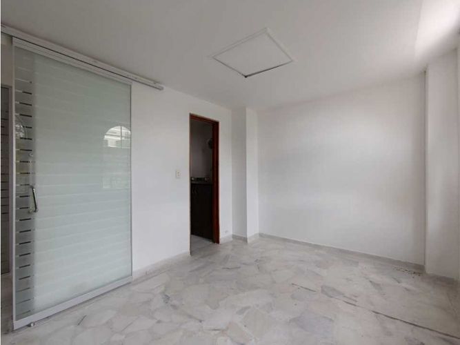 Oficina en venta en Versalles, Manizales, 54 m² · foto 2 de 14