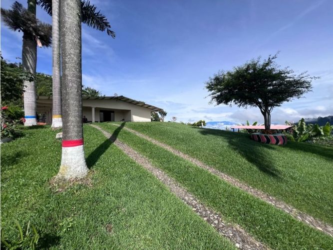 Finca en venta en Cuchilla Del Salado, Manizales, 345 m² · foto 2 de 24