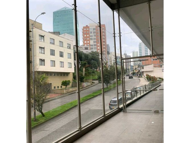 Local en arriendo en Los Laureles, Manizales, 325 m² · foto 3 de 9
