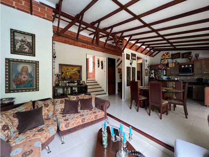 Casa de 4 alcobas en venta en Cerritos, Pereira, 300 m² · foto 5 de 24