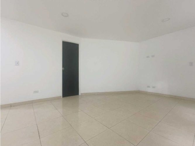 Local en venta en Los Alcazares, Manizales, 18 m² · foto 2 de 15