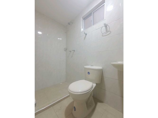 Local en venta en Los Alcazares, Manizales, 18 m² · foto 4 de 15