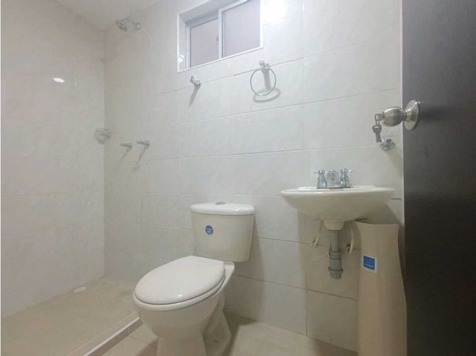 Local en venta en Los Alcazares, Manizales, 18 m² · foto 5 de 15