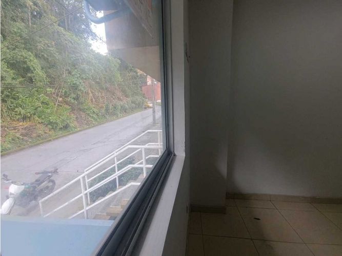 Local en venta en Los Alcazares, Manizales, 18 m² · foto 7 de 15