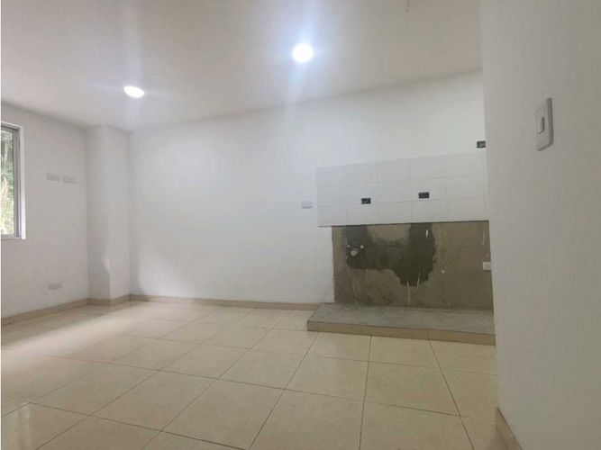 Local en venta en Los Alcazares, Manizales, 18 m² · foto 8 de 15