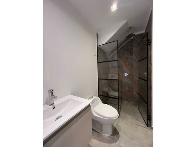 Apartamento de 2 alcobas en venta en Cambulos, Dosquebradas, 89 m² · foto 4 de 16