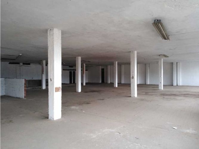 Bodega en venta en El Centro, Manizales, 667 m² · foto 6 de 14