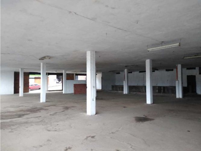 Bodega en venta en El Centro, Manizales, 667 m² · foto 7 de 14