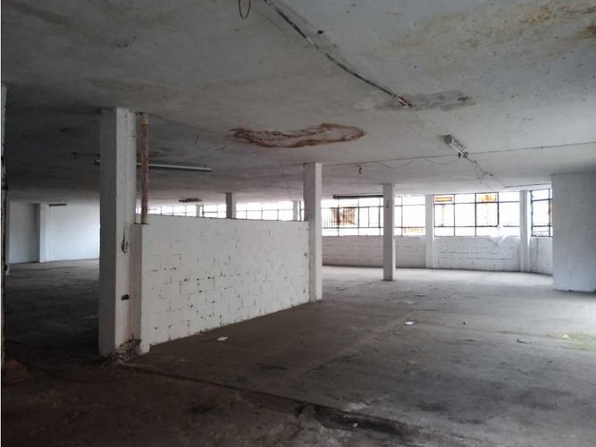 Bodega en venta en El Centro, Manizales, 667 m² · foto 9 de 14