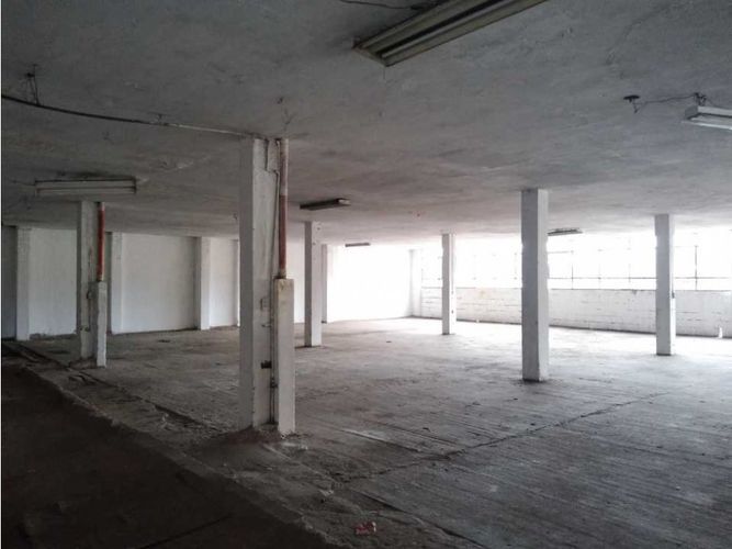 Bodega en venta en El Centro, Manizales, 667 m² · foto 10 de 14