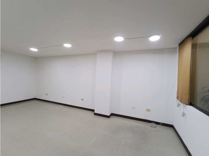 Oficina en venta en El Centro, Manizales, 27 m² · foto 2 de 8