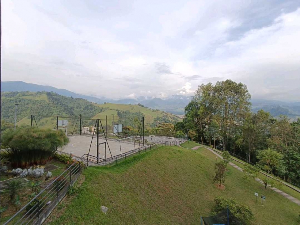 Apartamento en venta en La Cumbre, Manizales · foto 2 de 24
