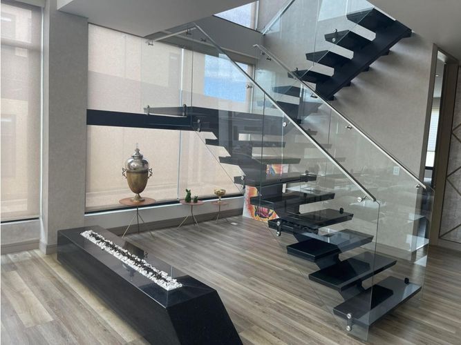 Casa de 4 alcobas en venta en San Jose De Bavaria, Bogotá, 256 m² · foto 8 de 17